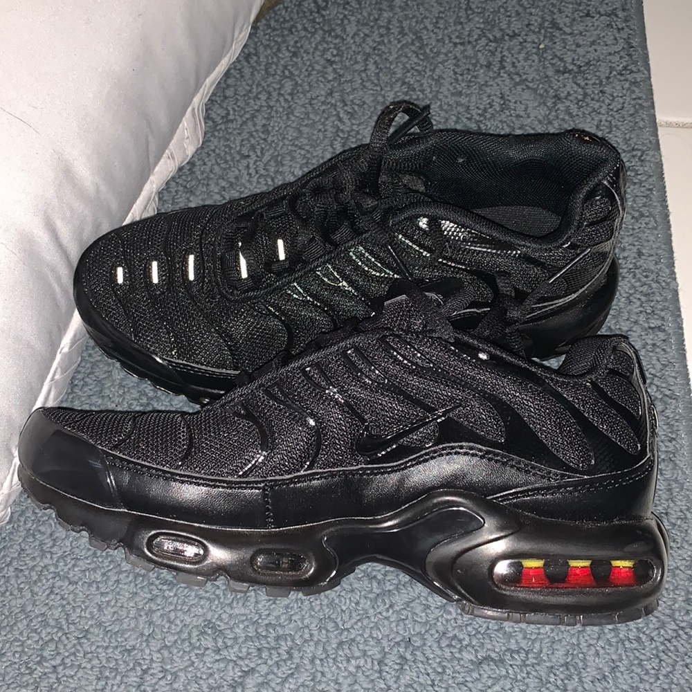 Nike air max plus black